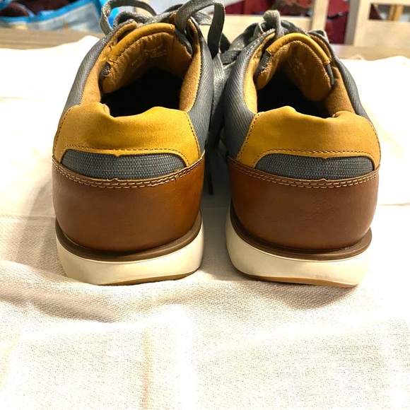 NWOT Journey + Crew dress shoe navy brown camel. SZ 8